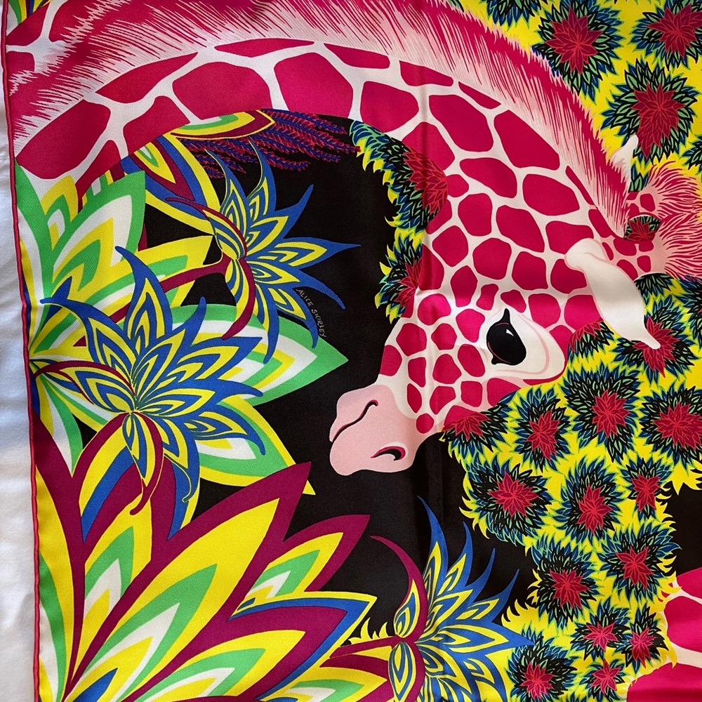🧣 Hermes Three Graces Pink and Multicolor Giraffe Scarf - Picture 7 of 10